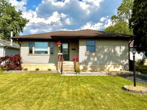 3437 Lewis St, Steger, IL 60475
