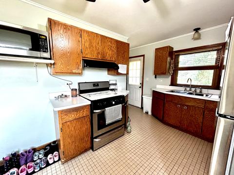 3437 Lewis St, Steger, IL 60475 photo 6