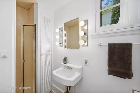 2410 Thayer St, Evanston, IL 60201 photo 21