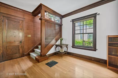 2410 Thayer St, Evanston, IL 60201 photo 4