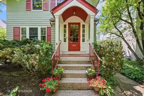 2410 Thayer St, Evanston, IL 60201 photo 2