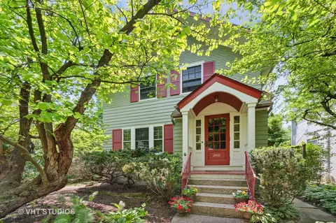 2410 Thayer St, Evanston, IL 60201