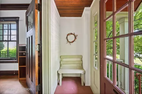 2410 Thayer St, Evanston, IL 60201 photo 3
