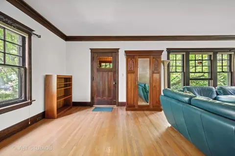 2410 Thayer St, Evanston, IL 60201 photo 5
