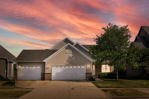2299 Heather Ridge Dr, Normal, IL 61761 photo 2