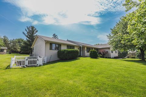 9281 Cheviot Dr, Roscoe, IL 61073 photo 2