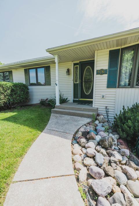 9281 Cheviot Dr, Roscoe, IL 61073 photo 5