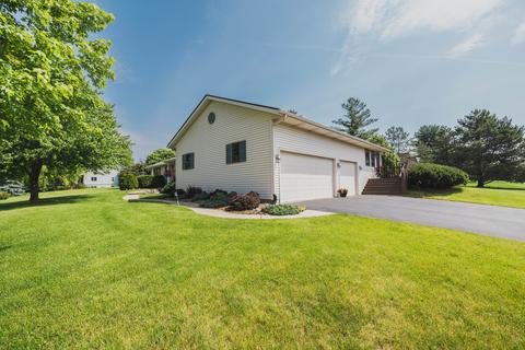 9281 Cheviot Dr, Roscoe, IL 61073 photo 3