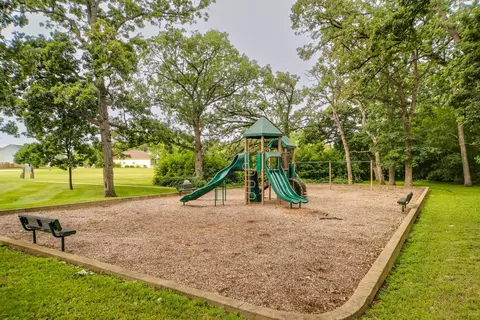 2009 Carter Ct, Mchenry, IL 60051 photo 2
