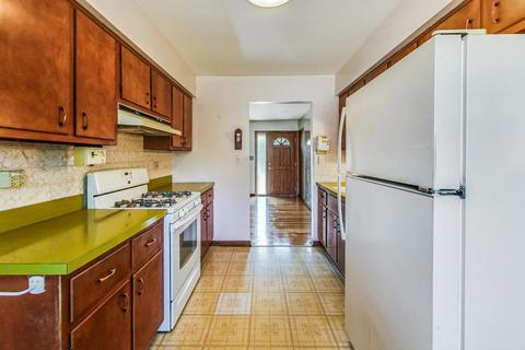 2774 Rusty Dr, Des Plaines, IL 60018 photo 9