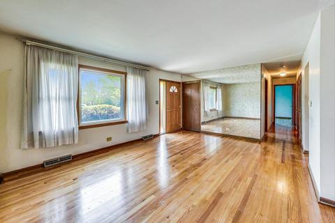 2774 Rusty Dr, Des Plaines, IL 60018 photo 3