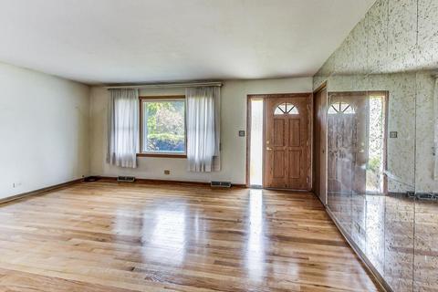 2774 Rusty Dr, Des Plaines, IL 60018 photo 4