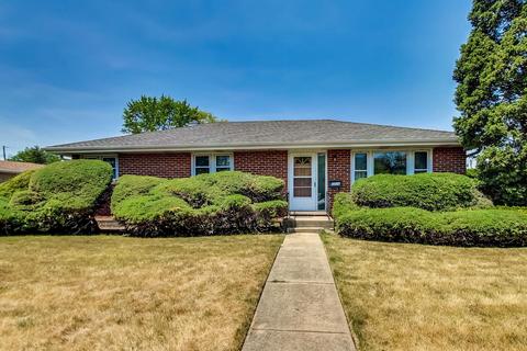 2774 Rusty Dr, Des Plaines, IL 60018 photo 2