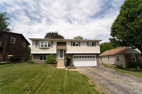 409 Meadow Ln, Lake In The Hills, IL 60156