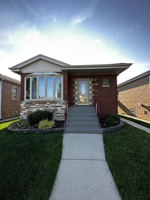 8149 S Albany Ave, Chicago, IL 60652