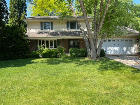 1879 Wichita Dr, Rockford, IL 61108