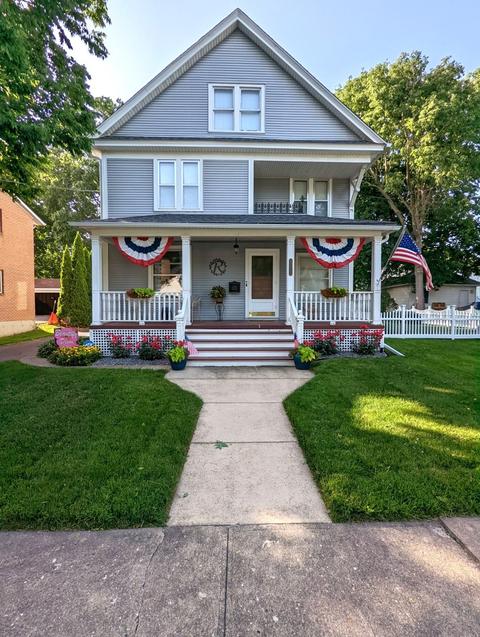 213 E Chamberlin St, Dixon, IL 61021