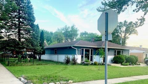 653 S Wayne Pl, Wheeling, IL 60090