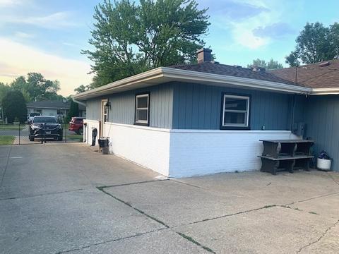 653 S Wayne Pl, Wheeling, IL 60090 photo 13