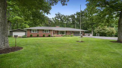 1421 N River Rd, Oregon, IL 61061