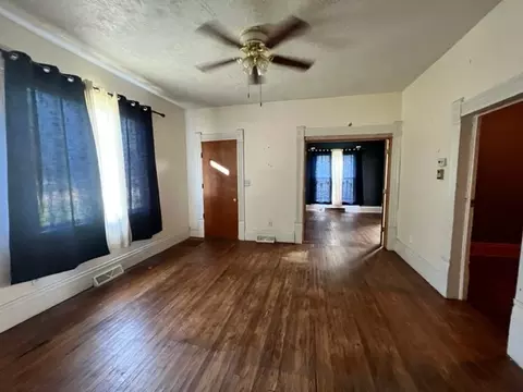 555 Grove St, Weldon, IL 61882 photo 9
