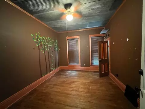 555 Grove St, Weldon, IL 61882 photo 10