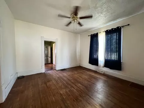 555 Grove St, Weldon, IL 61882 photo 17