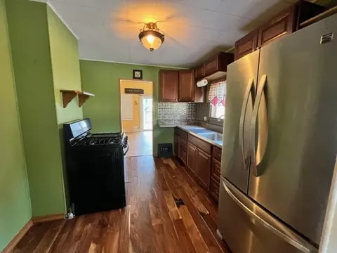 555 Grove St, Weldon, IL 61882 photo 4