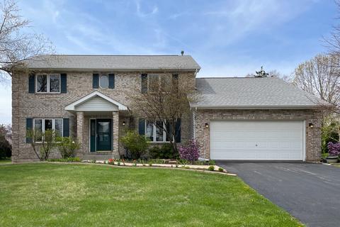 2810 Hedge Cliff Dr, Rockford, IL 61114