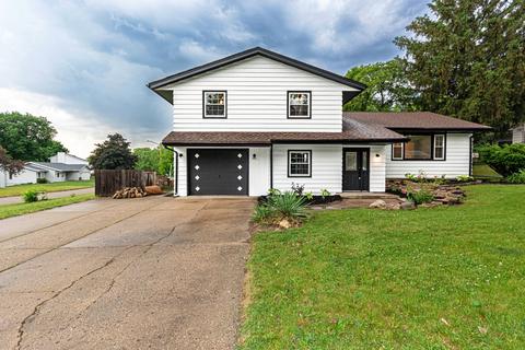 3704 Pleasant Valley Blvd, Rockford, IL 61114