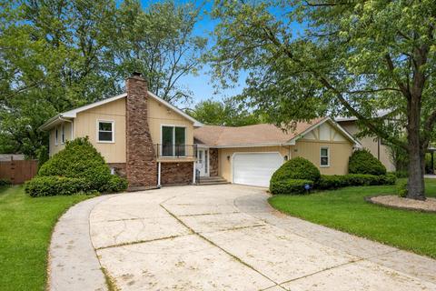 713 Apollo Dr, Joliet, IL 60435