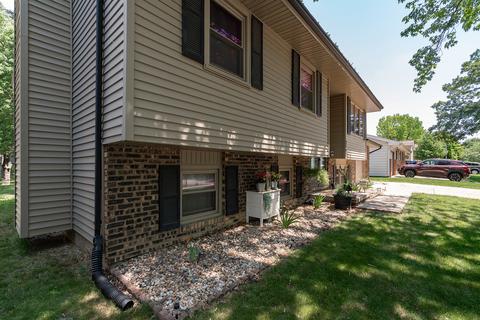 3102 E Washington St, Bloomington, IL 61704 photo 30