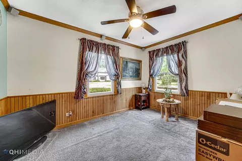 202 Spring Ct, Roselle, IL 60172 photo 16