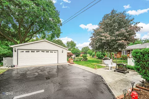 202 Spring Ct, Roselle, IL 60172 photo 25