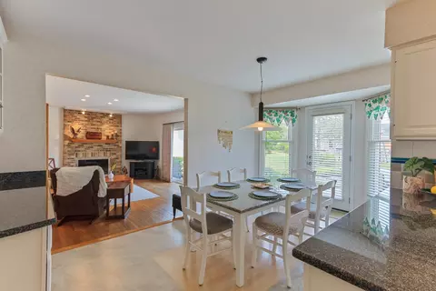 730 Kenmare Dr, Des Plaines, IL 60016 photo 16
