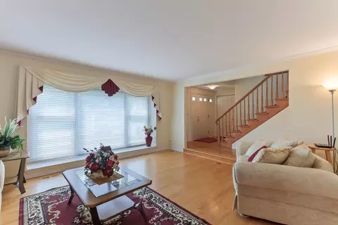 730 Kenmare Dr, Des Plaines, IL 60016 photo 9