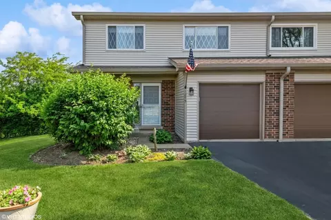 1275 Briarwood Ln #43, Libertyville, IL 60048