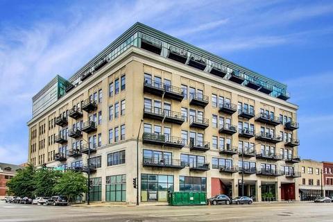 1645 W Ogden Ave #424, Chicago, IL 60612