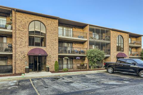 7114 W 108th St #301, Worth, IL 60482