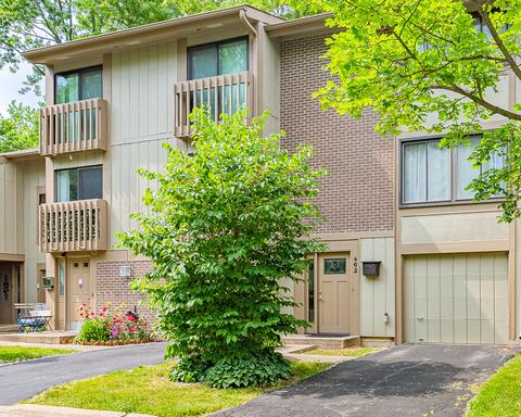 462 E Woodfield Trl #462, Roselle, IL 60172