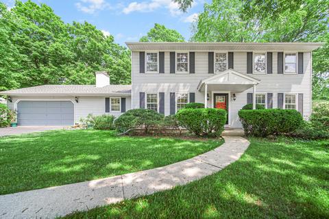 43 Cambridge Ln, Lincolnshire, IL 60069