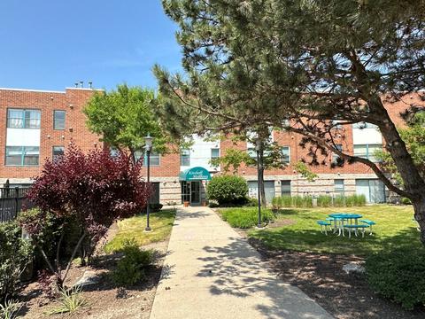 3255 Kirchoff Rd #105, Rolling Meadows, IL 60008