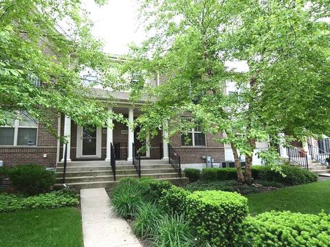 2562 Waterbury Ln, Buffalo Grove, IL 60089