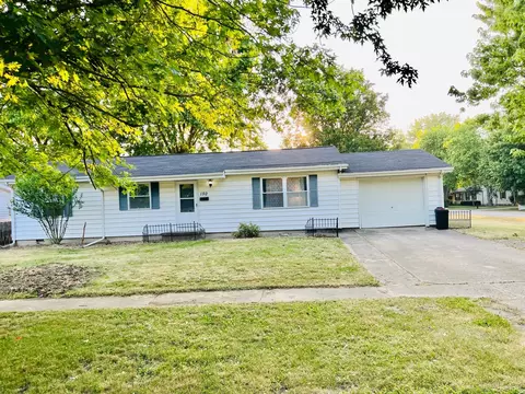 150 N Cherry St, Paxton, IL 60957