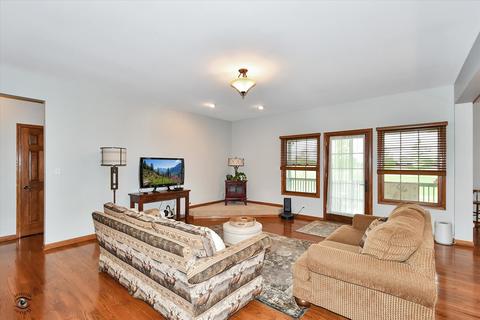 2042 E Spring Rd, Mazon, IL 60444 photo 5