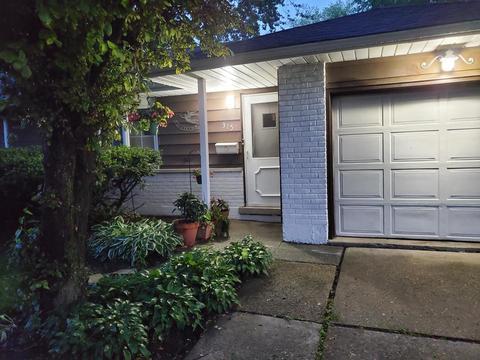 315 Wayne St, Park Forest, IL 60466 photo 2