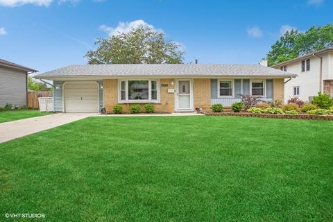 520 S Walnut Ln, Schaumburg, IL 60193