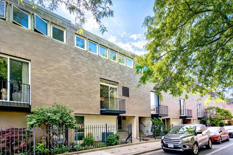5639 S Harper Ave, Chicago, IL 60637