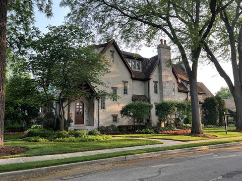527 N Center St, Naperville, IL 60563