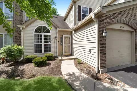 6715 Nantucket Ct, Gurnee, IL 60031
